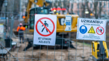 Ierobežos transportlīdzekļu satiksmi un gājēju kustību Vaidavas ielā