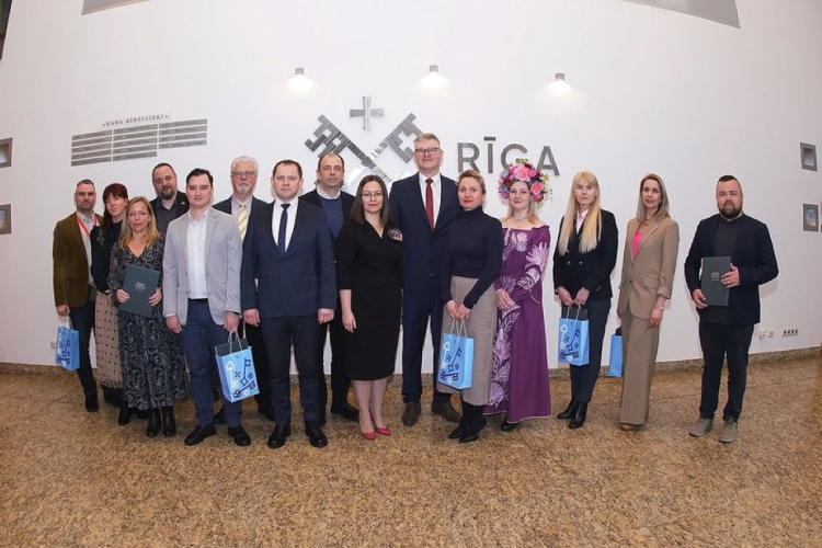 Godina Ukrainas atbalsta centram palīdzību sniegušos uzņēmumus