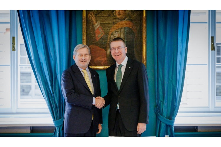 Valsts prezidents mudina pēc iespējas ātrāk pārskaitīt Eiropas Savienības piešķirto finansējumu Ukrainai