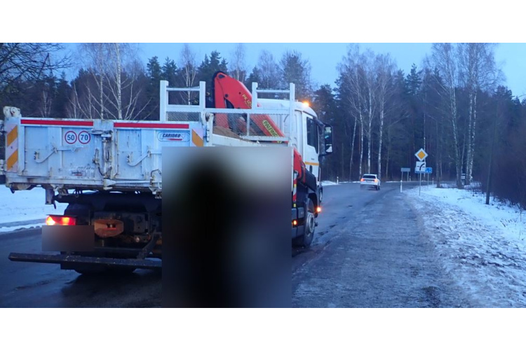 Valsts policija aicina atsaukties aculieciniekus ceļu satiksmes negadījumam Ropažu novadā