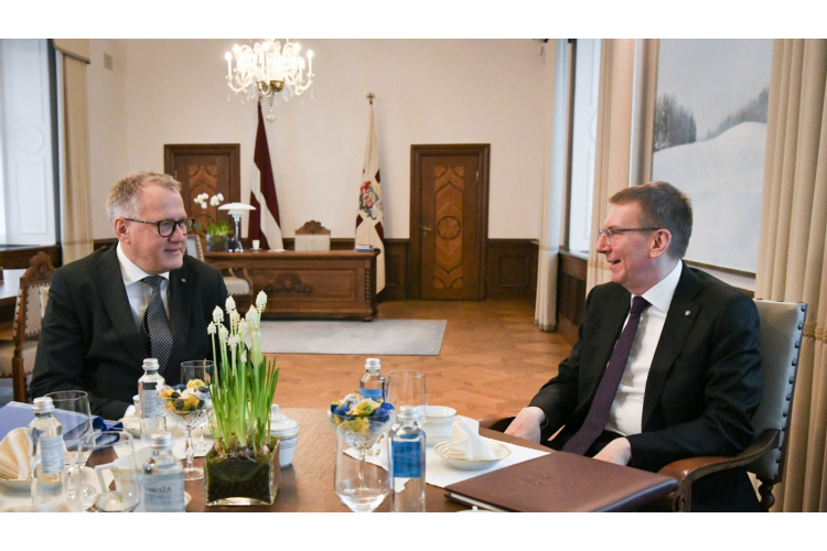 Valsts prezidents ar finanšu ministru pārrunā līdzšinējo pašvaldību finanšu izlīdzināšanas sistēmu