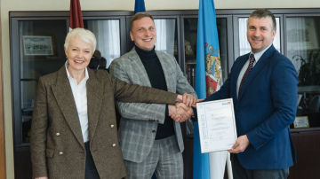 Rīgas pašvaldība saņem starptautisko ISO 9001 kvalitātes vadības sistēmas sertifikātu