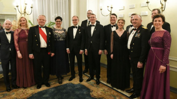FOTO/VIDEO: Valsts prezidenta Edgara Rinkēviča dalība pulkveža Oskara Kalpaka labdarības ballē