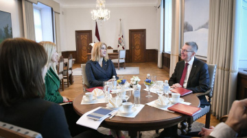 FOTO/VIDEO: Valsts prezidenta Edgara Rinkēviča tikšanās ar Ministru prezidenti Eviku Siliņu