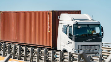 DFDS paplašina elektrisko kravas automobiļu parku un kļūst par līderi Eiropā