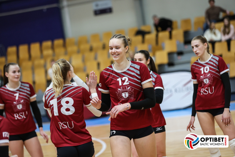 VK “Ventspils” volejbolisti uzvar pirmo Latvijas čempionāta pusfināla spēli, bet sievietēm pamatturnīrā uzvar RSU/MSĢ