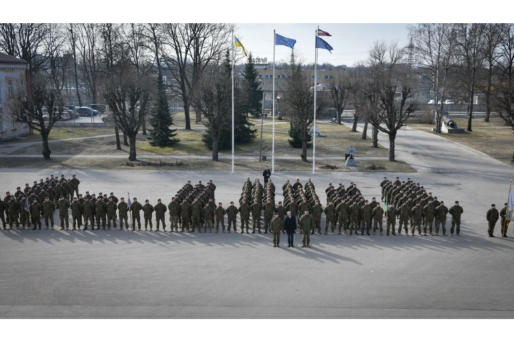 Valsts prezidents apmeklē Nacionālo bruņoto spēku Štāba bataljonu