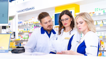 Skolēni “Mēness aptiekās” visā Latvijā iepazīs farmaceita darbu