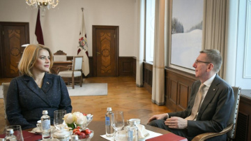 FOTO/VIDEO: Valsts prezidenta Edgara Rinkēviča un Ministru prezidentes Evikas Siliņas tikšanās un preses konference