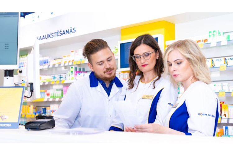 Skolēni “Mēness aptiekās” visā Latvijā iepazīs farmaceita darbu