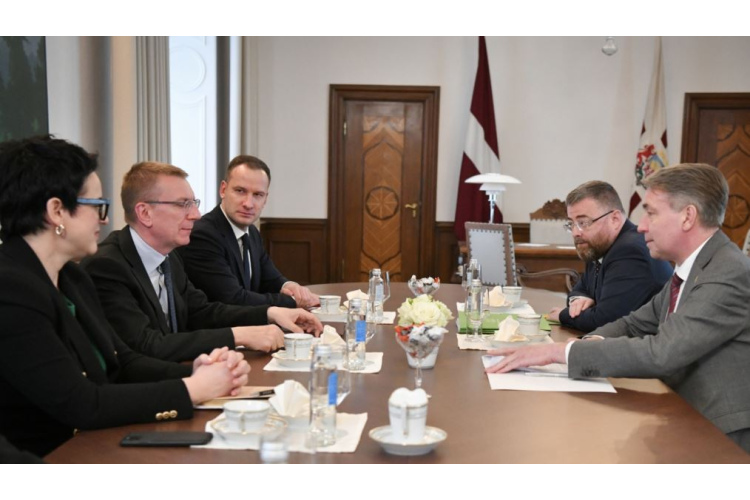 Valsts prezidents ar Uldi Auguli pārrunā aktualitātes labklājības jomā