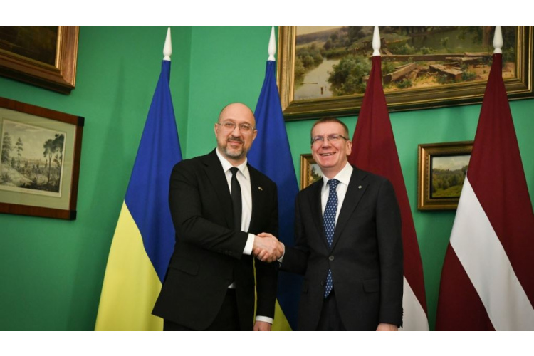 Valsts prezidents apliecina visaptverošu Latvijas atbalstu Ukrainai