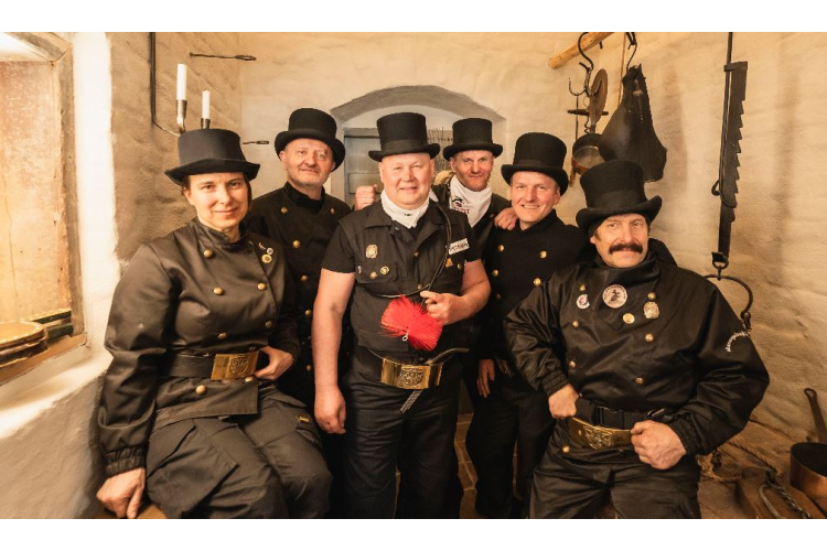 FOTO: Hoijeres namā aizvadīta vēl viena “Skursteņslauķu diena”