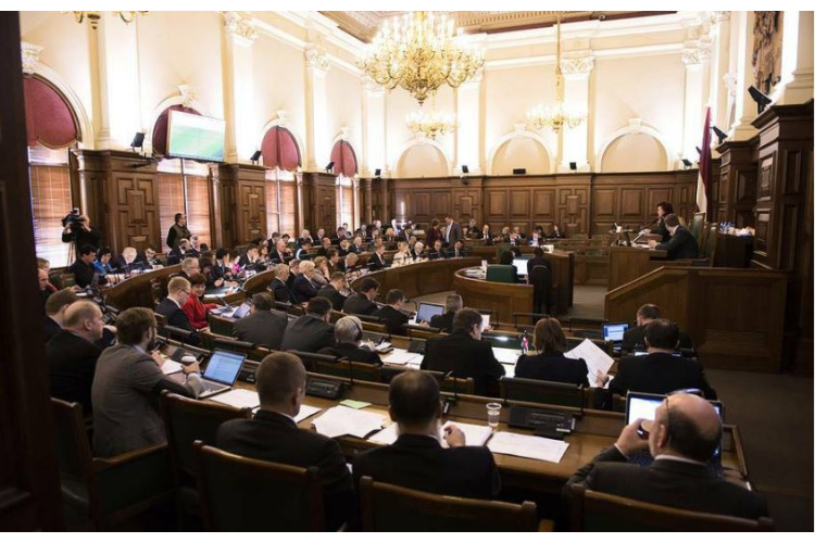 NA rosina kultūras ministres A. Loginas demisiju