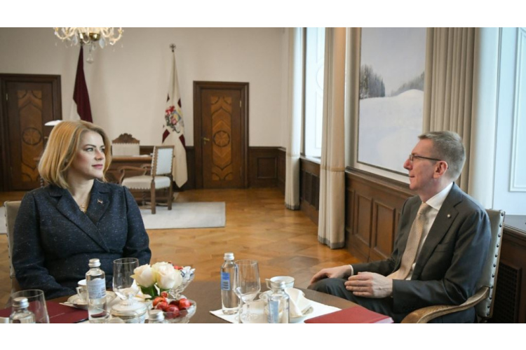 FOTO/VIDEO: Valsts prezidenta Edgara Rinkēviča un Ministru prezidentes Evikas Siliņas tikšanās un preses konference