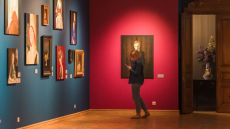 FOTO: Liepājas muzejā atklāta Anitas Arbidānes darbu izstāde