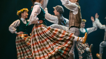 “Dejo lieli, dejo mazi” – Tautas deju ansamblim “Teiksma” koncerts!