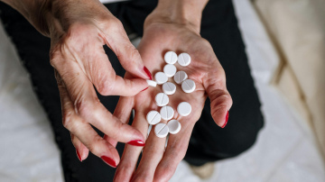 Farmaceite iesaka, kā senioru vidū veicināt zāļu pareizu lietošanu