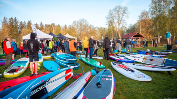 100 kilometrus garais maratons Salacā brīvdienās pulcēja SUP airētājus