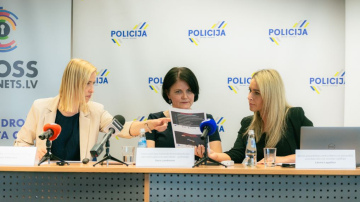 Ekspertu pavadībā aizvadīta preses konference “Bērnu pavedināšana internetā – izplatīta arī Latvijā”