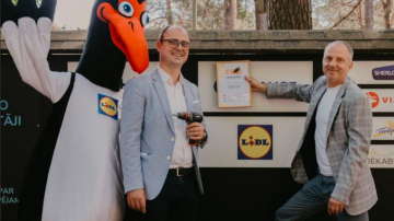 Rīga ZOO uzsāk programmas izstrādi par vecu un bioloģiski vērtīgu mežu saglabāšanas nozīmību un dod vārdus melnajiem...