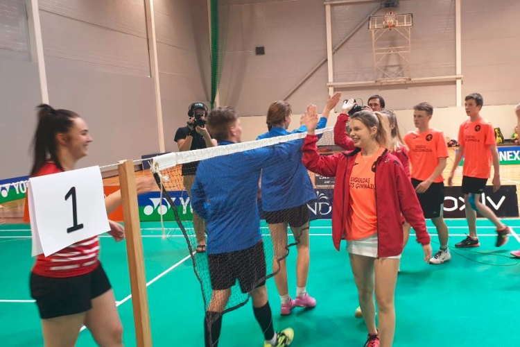 Aicina pieteikties Latvijas skolu čempionātam badmintonā