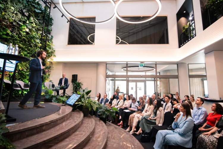 Fintech uzņēmumu un banku sadarbība Latvijā - kā priekšnoteikums nozaru attīstībai