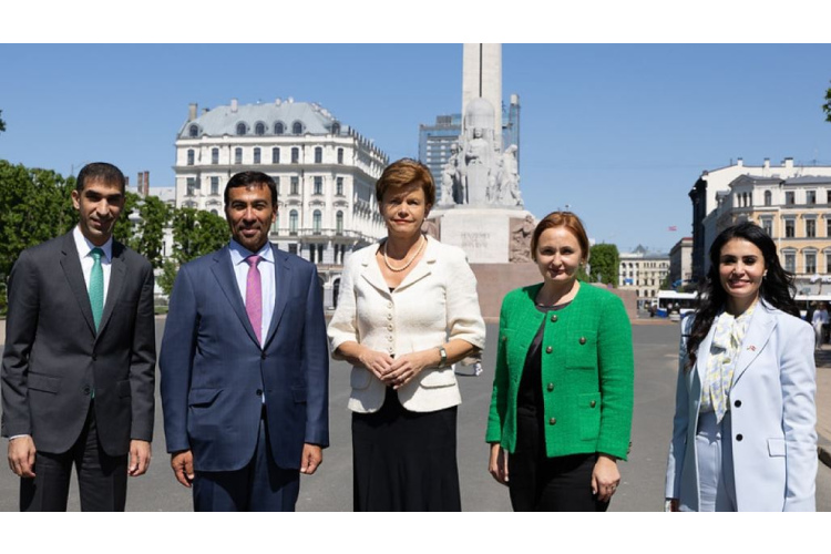 Baiba Braže tiekas ar AAE ministriem, uzsver starptautisko un ekonomisko sadarbību: Latvija kā NATO, OECD un ES ....