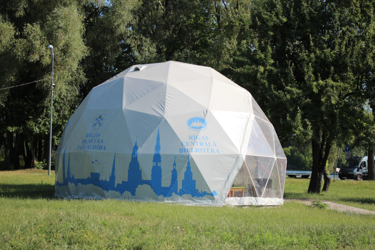 Rīgas Centrālās bibliotēkas Pludmales lasītava Lucavsalā