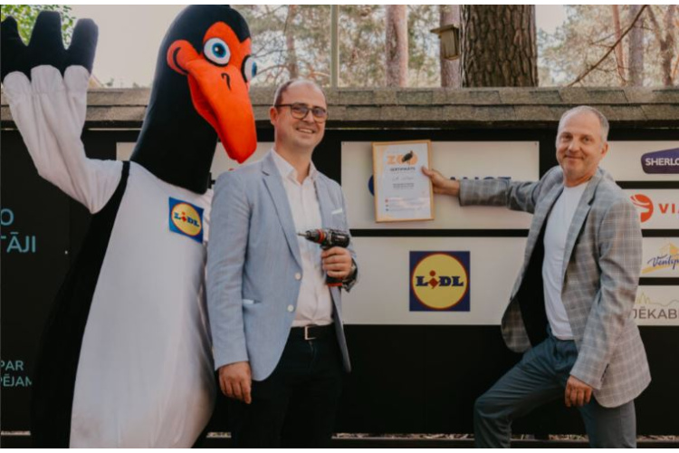 Rīga ZOO uzsāk programmas izstrādi par vecu un bioloģiski vērtīgu mežu saglabāšanas nozīmību un dod vārdus melnajiem...