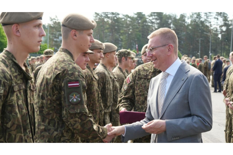 Valsts prezidenta Edgara Rinkēviča uzruna valsts aizsardzības dienesta pirmā iesaukuma izlaidumā