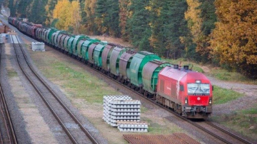 1. ceturksnī samazinājās kravu pārvadājumi visos transporta veidos