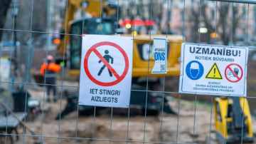 Slēgs satiksmi Murjāņu ielas posmā