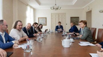 Baiba Braže, tiekoties ar LDDK: ekonomiskā drošība šodien ir tikpat svarīgs nacionālās drošības stūrakmens ...