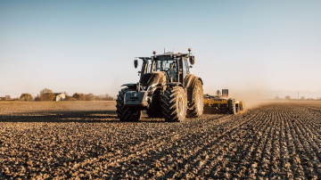 Neste palīdz Valtra samazināt siltumnīcefekta gāzu emisijas par vairāk nekā 15 000 tonnu, piegādājot piecus miljonus...