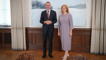 FOTO/VIDEO: Valsts prezidenta Edgara Rinkēviča un Ministru prezidentes Evikas Siliņas tikšanās un preses konference