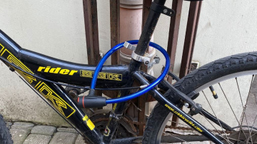 Eksperts: slēdzene vien velosipēdu no zādzības nepasargās. Kā vēl parūpēties par drošību?