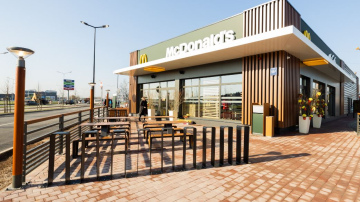 McDonald&#039;s 2023. gadā 14 restorānos Latvijā apkalpojis vairāk nekā desmit miljonus klientu