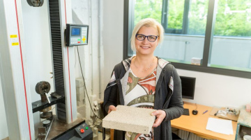 RTU zinātnieki attīsta jaunus celtniecības un siltināšanas materiālus, izmantojot tikai ražošanas atlikumus ...