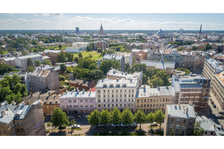 Izvēlas atlaides lielveikalos, ne jaunajos projektos: kāpēc iedzīvotājiem ir grūtības iegādāties modernu mājokli?