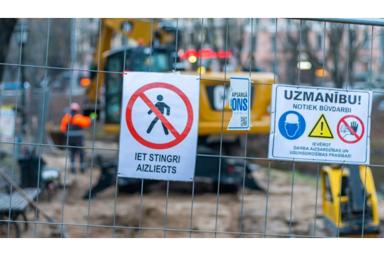 Slēgs satiksmi Murjāņu ielas posmā