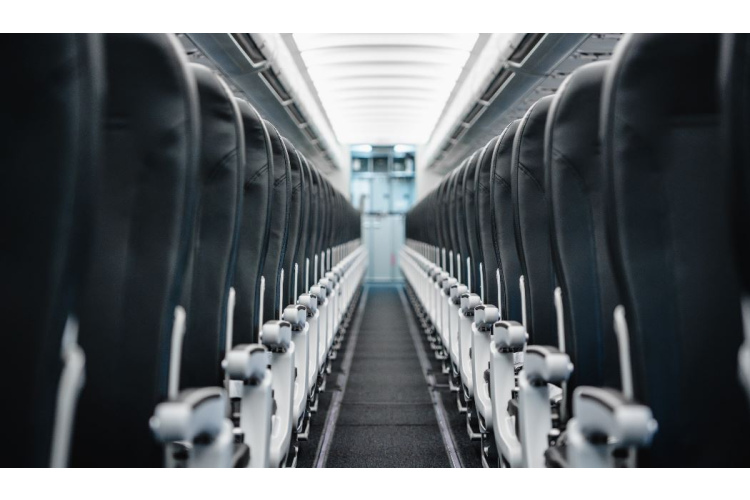 Iesaka eksperts: ko darīt, ja lidojuma laikā sastopaties ar turbulenci