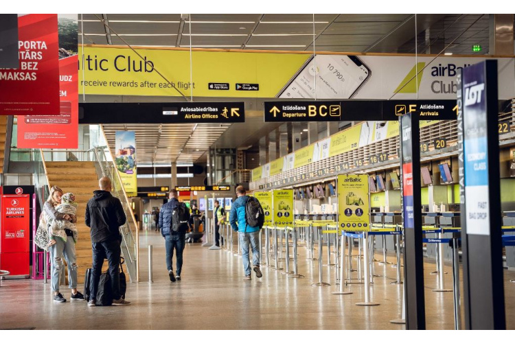 1. ceturksnī pieauga pasažieru pārvadājumi ar sauszemes un gaisa transportu; samazinājās ar jūras transportu