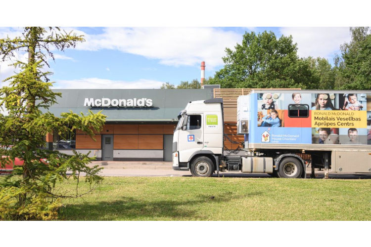 McDonald's Latvija sadarbībā ar Latvijas Bērnu fondu svin Ģimenes mēnesi, veicinot ģimenes saliedētību