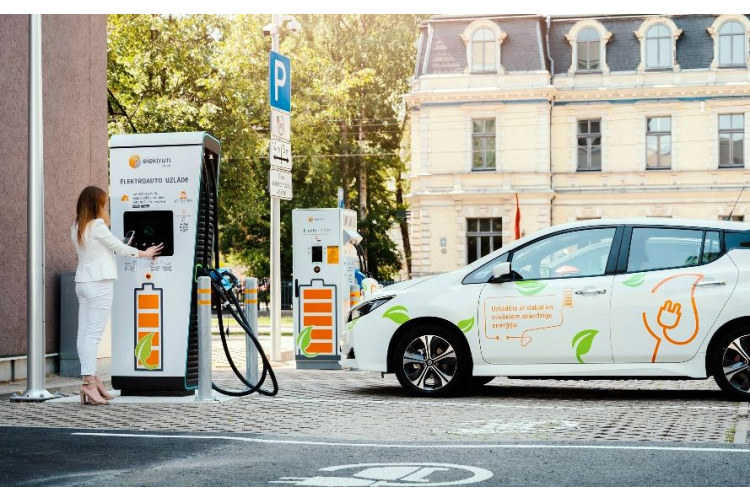 ELVI un Elektrum Drive atklās pirmo kopīgo elektroauto uzlādes staciju