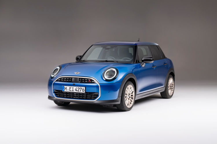 Plašāka ietilpība un īpaša funkcionalitāte ar jauno piecdurvju MINI Cooper