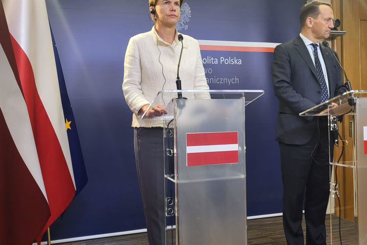 B. Braže un R. Sikorskis: Latvijas un Polijas kopīga rīcība Krievijas draudu novēršanā un ārējo robežu stiprināšanā...