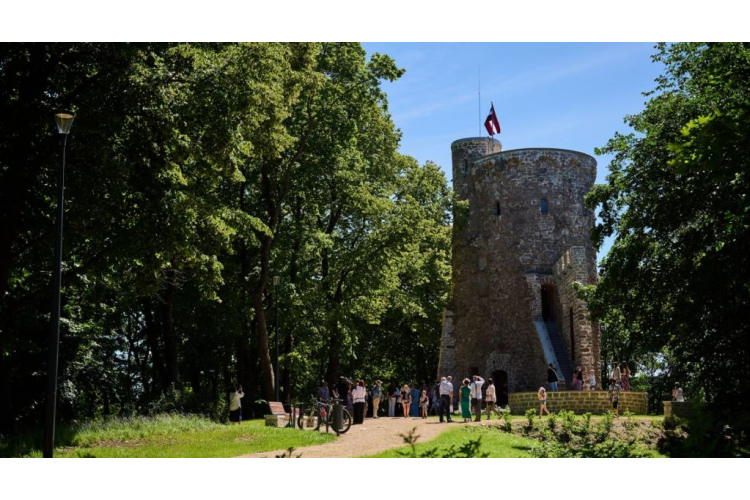 Atklāts pārbūvētais Dauderu parks