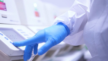 “Centrālā laboratorija”: Patversmju iemītniekiem Rīgā augstākā saslimstība ir ar C hepatītu