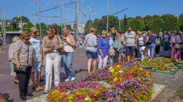 Pagarināta pieteikšanās ziedu paklāju festivālam Ventspilī